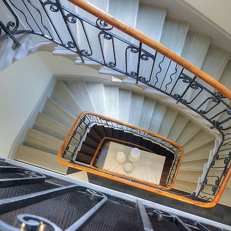 Campanile Centre - Gare 3* אנסי