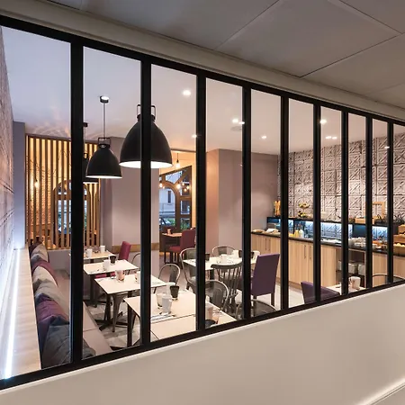 Campanile Centre - Gare Hotel Annecy