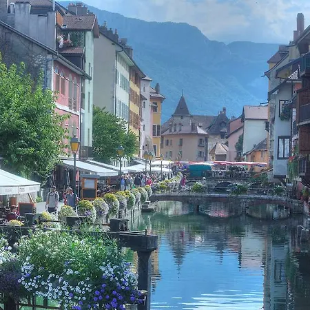 Campanile Centre - Gare Hotel Annecy